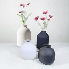 Matte Black Metal Vase for Dried Flowers and Modern Home Decor