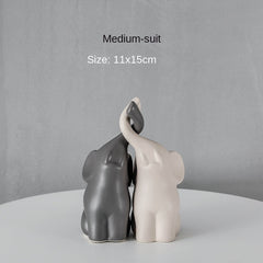 European Couple Figurine Ornament for Wine Cabinet and Home Decoration
